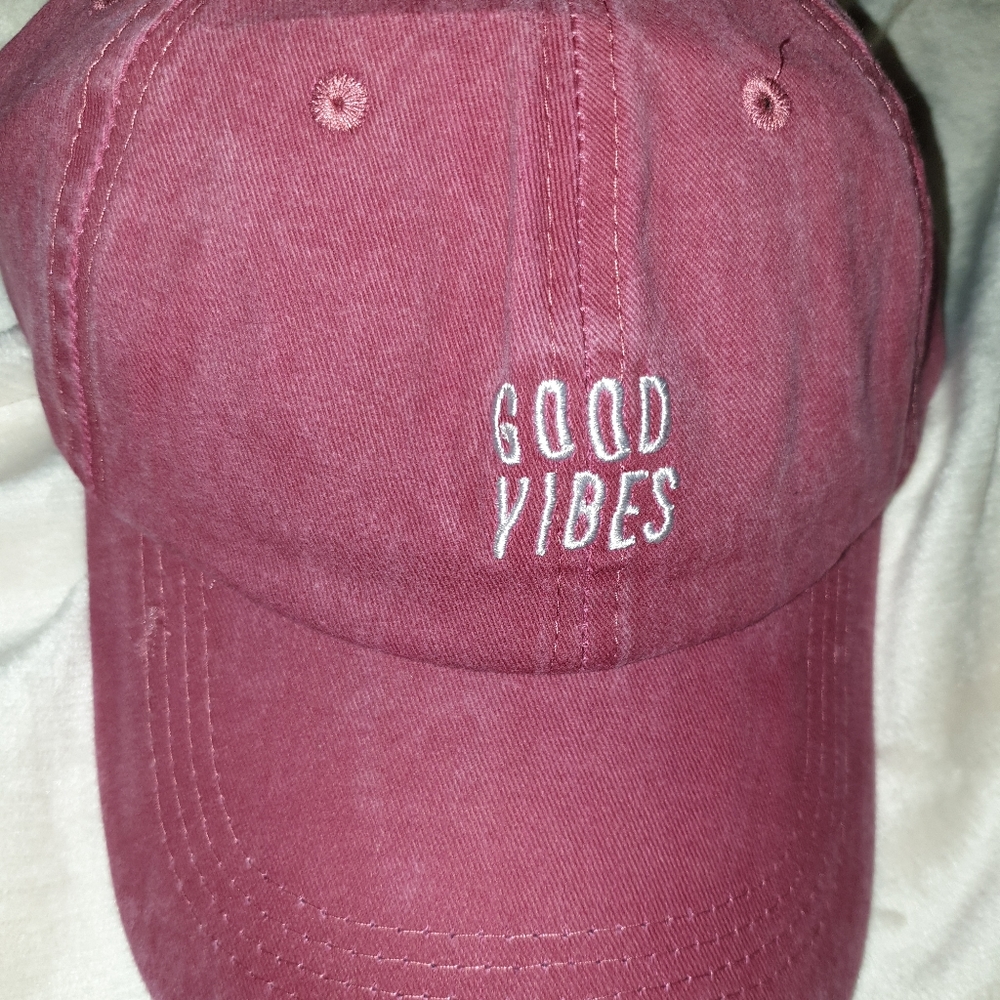 NWT♡Vivian Roe Good Vibes Baseball Hat♡♡♡